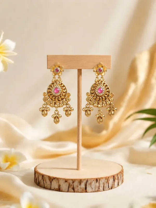 Gold earring