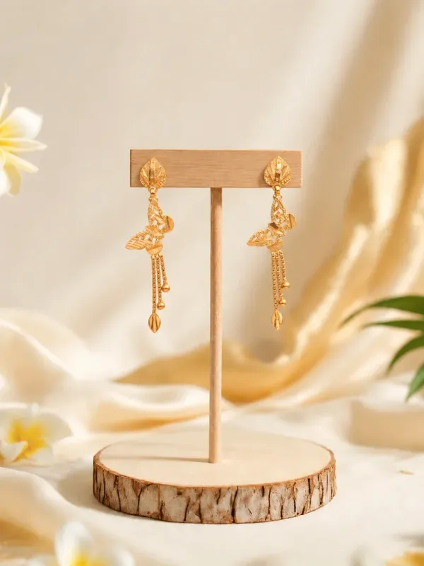 Gold earring